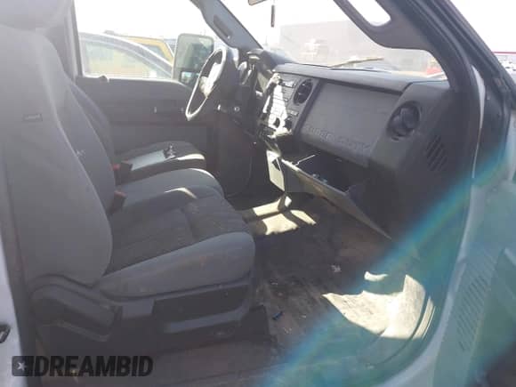 2015 Ford F-250 XLT with VIN 1FT7X2B69FEC17212, listed as a IAAI auction lot 43248640 with 228,971 mi miles and . Bid and sale history available at DreamBid. Image 5.