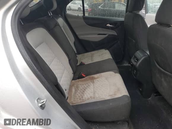 2021 Chevrolet Equinox LS z VIN 3GNAXSEV5MS172451, wystawiony jako Copart lot #80827035 z przebiegiem 111 506 mil mil oraz Szkoda całkowita • Salvage title. Historia ofert i sprzedaży dostępna na DreamBid. Obrazek 11.