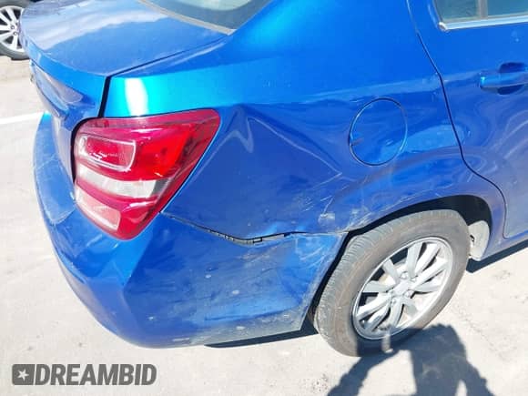 2020 Chevrolet Sonic LT с VIN 1G1JD5SB0L4104157, выставлен на аукционе IAAI как лот 43354798 с пробегом 119 629 миль миль и . История ставок и продаж доступна на DreamBid. Изображение 6.