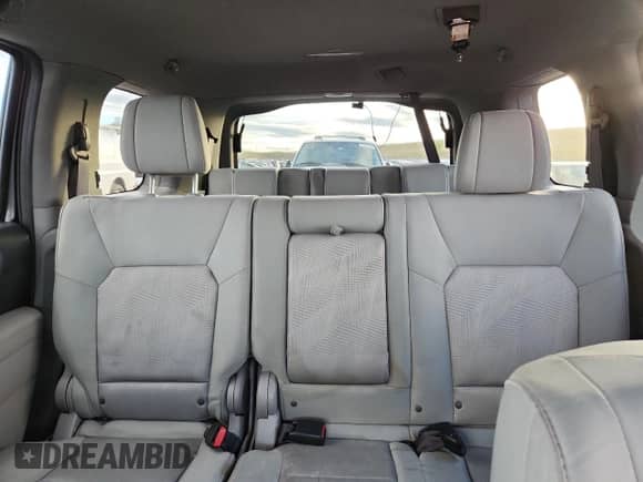 2015 Honda Pilot LX z VIN 5FNYF4H25FB060218, wystawiony jako Copart lot #82473835 z przebiegiem 83 803 mil mil oraz Szkoda całkowita • Salvage title. Historia ofert i sprzedaży dostępna na DreamBid. Obrazek 10.