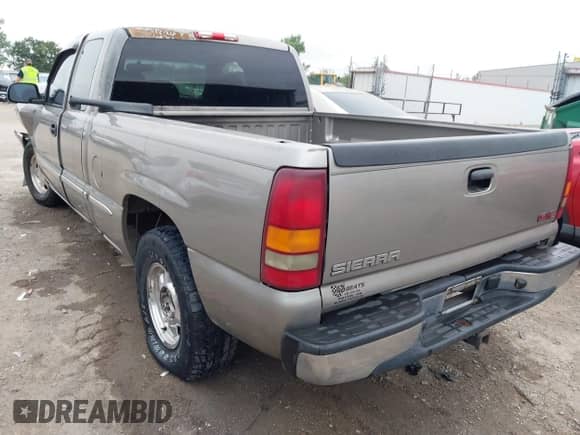 2002 GMC Sierra 1500 SLE с VIN 2GTEC19V121171588, выставлен на аукционе IAAI как лот 43076307 с пробегом 117 879 миль миль и . История ставок и продаж доступна на DreamBid. Изображение 3.