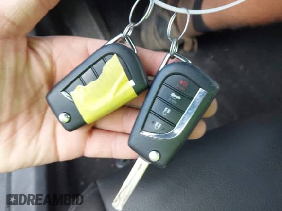 2023 Toyota Camry SE z VIN 4T1G11AK2PU137294, wystawiony jako IAAI lot #43313542 z przebiegiem 71 374 mil mil oraz . Historia ofert i sprzedaży dostępna na DreamBid. Obrazek 11.