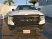 2021 Ram 1500 Tradesman z VIN 1C6RRFNG2MN697452, wystawiony jako Copart lot #61912045 z przebiegiem 118 516 mil mil oraz Czysty tytuł • Clean title. Historia ofert i sprzedaży dostępna na DreamBid. Obrazek 5.