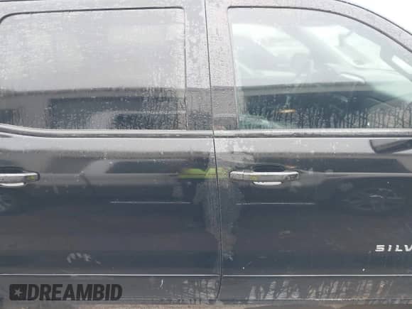 2015 Chevrolet Silverado 1500 LT with VIN 3GCUKREH8FG239959, listed as a IAAI auction lot 41483334 with 180,739 mi miles and . Bid and sale history available at DreamBid. Image 13.