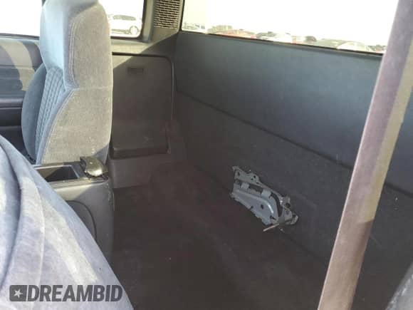 1999 Chevrolet S-10 LS с VIN 1GCCS19X3XK125604, выставлен на аукционе Copart как лот 46188135 с пробегом Не указан миль и Списание • Salvage title. История ставок и продаж доступна на DreamBid. Изображение 10.