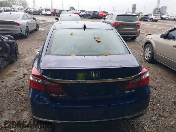 2017 Honda Accord EX-L with VIN JHMCR6F52HC017352, listed as a IAAI auction lot 43300113 with 242,358 mi miles and . Bid and sale history available at DreamBid. Image 16.