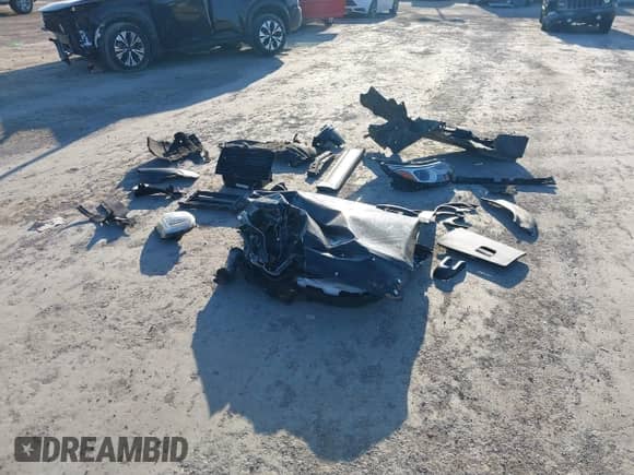 2020 Chevrolet Equinox LS z VIN 2GNAX5EV9L6143114, wystawiony jako IAAI lot #41217119 z przebiegiem Nie podano mil oraz . Historia ofert i sprzedaży dostępna na DreamBid. Obrazek 12.