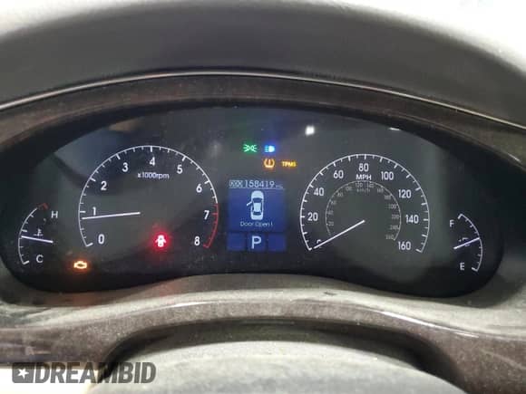 2009 Hyundai Genesis z VIN KMHGC46E69U025194, wystawiony jako Copart lot #69638434 z przebiegiem 158 419 mil mil oraz Szkoda całkowita • Salvage title. Historia ofert i sprzedaży dostępna na DreamBid. Obrazek 9.