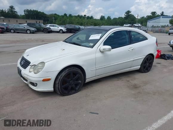 2005 Mercedes-Benz C 230 Kompressor z VIN WDBRN40J65A691009, wystawiony jako IAAI lot #42763934 z przebiegiem 163 633 mil mil oraz . Historia ofert i sprzedaży dostępna na DreamBid. Obrazek 2.