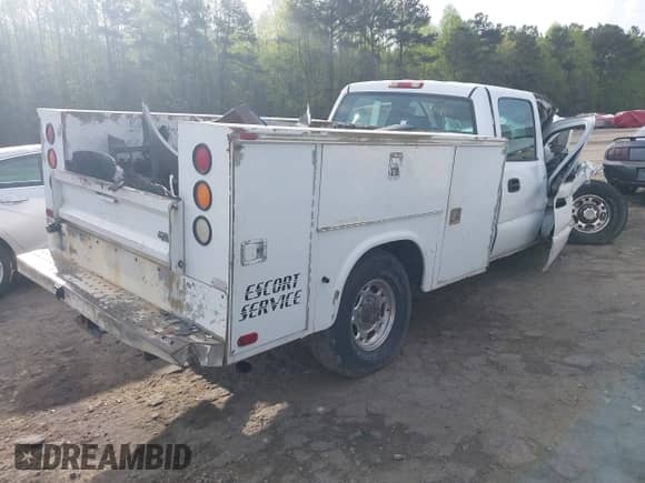 2007 Chevrolet Silverado 2500HD z VIN 1GBHK23U87F143166, wystawiony jako IAAI lot #41913814 z przebiegiem 412 948 mil mil oraz . Historia ofert i sprzedaży dostępna na DreamBid. Obrazek 4.