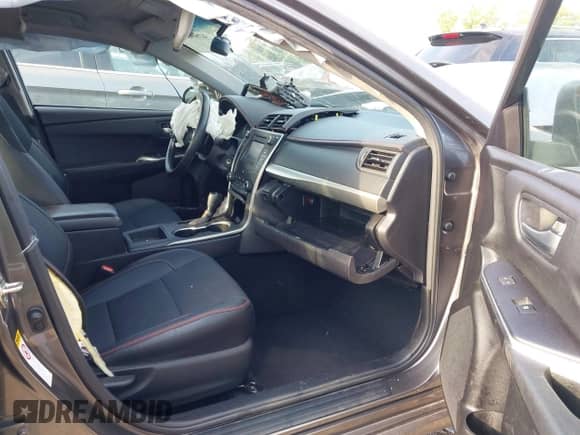 2017 Toyota Camry LE z VIN 4T1BF1FK6HU718562, wystawiony jako IAAI lot #42896824 z przebiegiem 70 914 mil mil oraz . Historia ofert i sprzedaży dostępna na DreamBid. Obrazek 5.