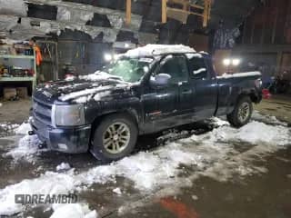 2007 Chevrolet Silverado 1500 with VIN 1GCFK19Y77Z530748, listed as a Copart auction lot 83554164 with 185,919 mi miles and Clean title. Bid and sale history available at DreamBid. Image 1.
