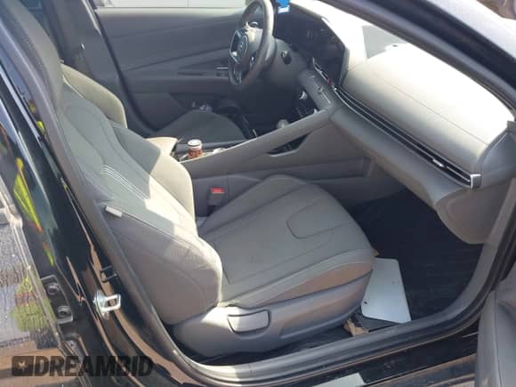 2023 Hyundai Elantra SEL z VIN KMHLS4AG6PU576667, wystawiony jako IAAI lot #43164121 z przebiegiem 57 839 mil mil oraz . Historia ofert i sprzedaży dostępna na DreamBid. Obrazek 5.