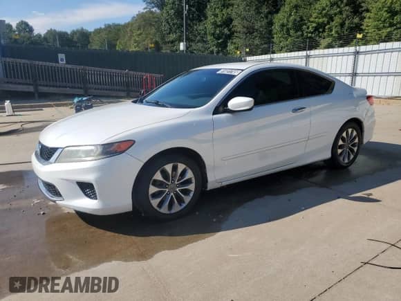 2013 Honda Accord LX-S with VIN 1HGCT1B36DA018215, listed as a Copart auction lot 81031745 with 208,923 mi miles and Clean title. Bid and sale history available at DreamBid. Image 1.
