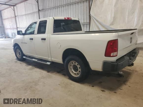 2012 Ram 1500 ST z VIN 1C6RD7FP7CS155671, wystawiony jako Copart lot #72000105 z przebiegiem 103 690 mil mil oraz Czysty tytuł • Clean title. Historia ofert i sprzedaży dostępna na DreamBid. Obrazek 2.