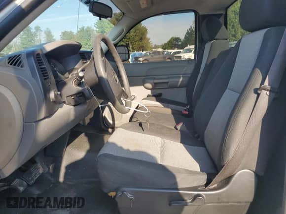 2007 Chevrolet Silverado 1500 Work Truck with VIN 1GCEC14X57Z619709, listed as a Copart auction lot 80570245 with 301,931 mi miles and Clean title. Bid and sale history available at DreamBid. Image 7.