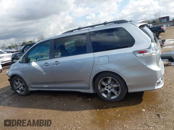 2011 Toyota Sienna SE with VIN 5TDXK3DC4BS158484, listed as a IAAI auction lot 41423843 with 162,939 mi miles and . Bid and sale history available at DreamBid. Image 15.