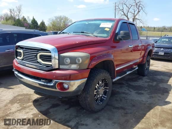 2006 Dodge 2500 SLT z VIN 1D7KS28C56J235600, wystawiony jako IAAI lot #41874953 z przebiegiem 193 017 mil mil oraz . Historia ofert i sprzedaży dostępna na DreamBid. Obrazek 2.
