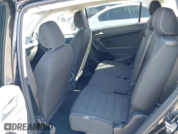 2024 Volkswagen Tiguan S с VIN 3VVRB7AX1RM136302, выставлен на аукционе IAAI как лот 41966586 с пробегом 5 455 миль миль и . История ставок и продаж доступна на DreamBid. Изображение 8.