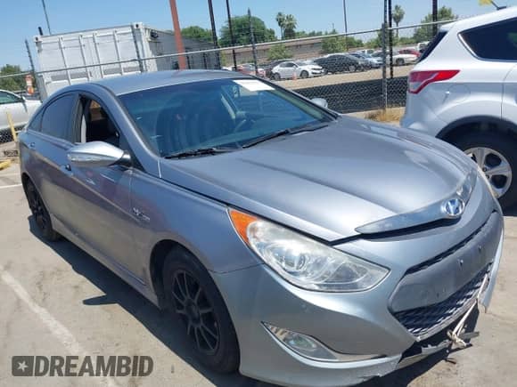 2015 Hyundai Sonata Limited z VIN KMHEC4A42FA138403, wystawiony jako IAAI lot #42464517 z przebiegiem Nie podano mil oraz . Historia ofert i sprzedaży dostępna na DreamBid. Obrazek 13.
