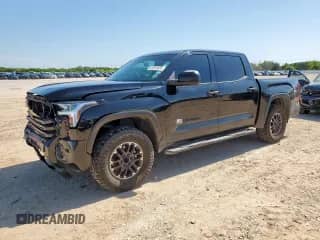 2022 Toyota Tundra SR5 с VIN 5TFLA5AB4NX007703, выставлен на аукционе Copart как лот 61391925 с пробегом 89 025 миль миль и Списание • Salvage title. История ставок и продаж доступна на DreamBid. Изображение 1.