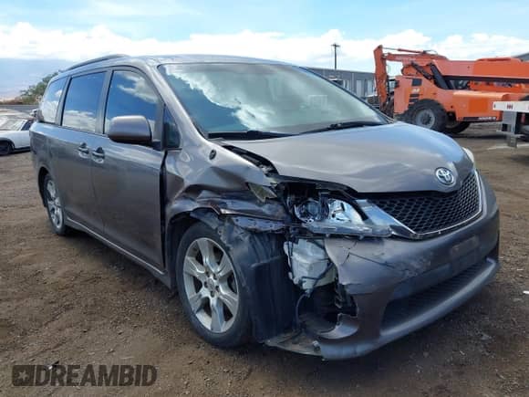2013 Toyota Sienna SE with VIN 5TDXK3DC2DS324200, listed as a IAAI auction lot 43118012 with 158,753 mi miles and . Bid and sale history available at DreamBid. Image 6.