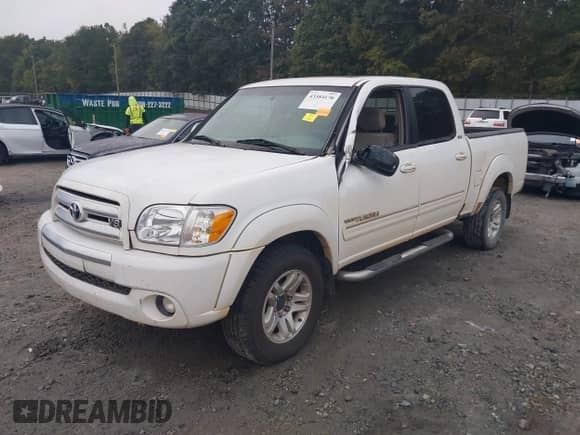 2006 Toyota Tundra SR5 with VIN 5TBDT441X6S549903, listed as a IAAI auction lot 43384170 with 303,388 mi miles and . Bid and sale history available at DreamBid. Image 2.