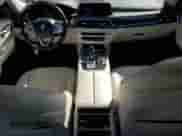 2018 BMW 7 Series 740i z VIN WBA7E2C59JG741921, wystawiony jako Copart lot #66907325 z przebiegiem 62 678 mil mil oraz Szkoda całkowita • Salvage title. Historia ofert i sprzedaży dostępna na DreamBid. Obrazek 8.