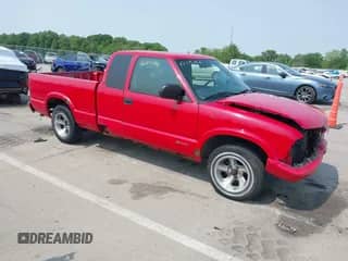 2000 Chevrolet S-10 LS with VIN 1GCCS1953Y8239826, listed as a IAAI auction lot 42415134 with Not provided miles and . Bid and sale history available at DreamBid. Image 1.