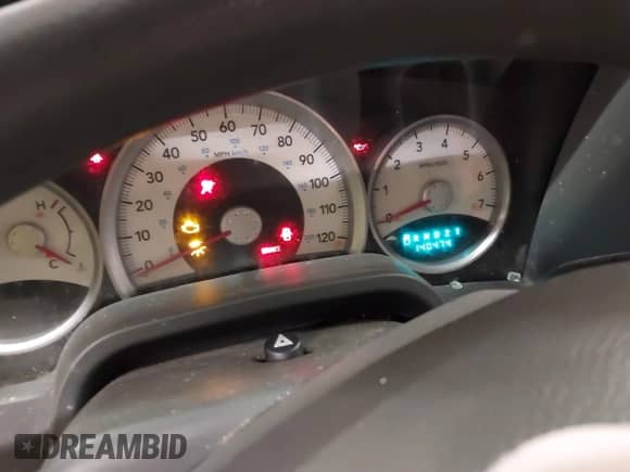 2005 Dodge Dakota SLT with VIN 1D7HW48KX5S306252, listed as a IAAI auction lot 41399238 with 140,474 mi miles and . Bid and sale history available at DreamBid. Image 7.