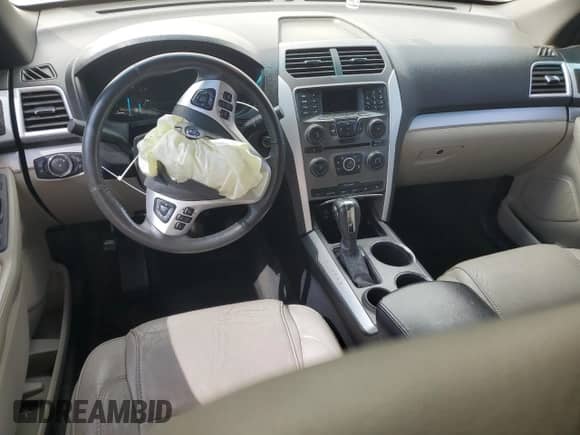 2012 Ford Explorer XLT z VIN 1FMHK7D89CGA33141, wystawiony jako Copart lot #53867915 z przebiegiem 204 737 mil mil oraz Szkoda całkowita • Salvage title. Historia ofert i sprzedaży dostępna na DreamBid. Obrazek 8.