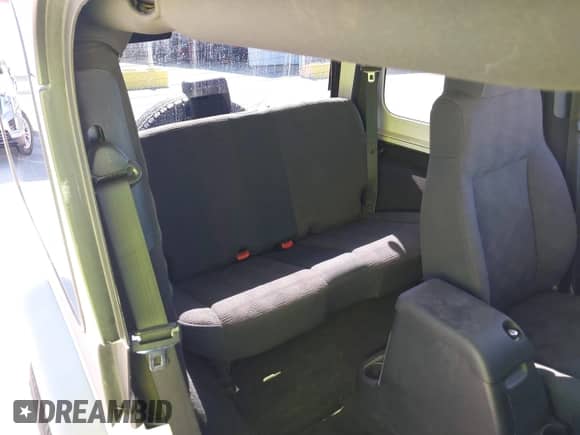 2005 Jeep Wrangler X z VIN 1J4FA39S95P338440, wystawiony jako IAAI lot #43464678 z przebiegiem 114 067 mil mil oraz . Historia ofert i sprzedaży dostępna na DreamBid. Obrazek 8.