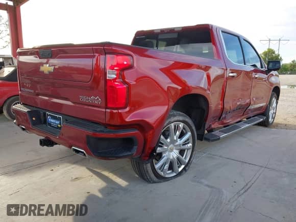 2025 Chevrolet Silverado 1500 z VIN 1GCUKJED9SZ256374, wystawiony jako IAAI lot #43282226 z przebiegiem 8 215 mil mil oraz . Historia ofert i sprzedaży dostępna na DreamBid. Obrazek 4.