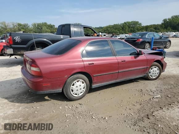1995 Honda Accord LX с VIN 1HGCD5635SA118057, выставлен на аукционе Copart как лот 72061645 с пробегом 123 110 миль миль и Списание • Salvage title. История ставок и продаж доступна на DreamBid. Изображение 3.