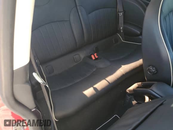 2011 MINI Hardtop с VIN WMWSU3C50BT095082, выставлен на аукционе Copart как лот 85196635 с пробегом 63 123 миль миль и Чистый • Clean title. История ставок и продаж доступна на DreamBid. Изображение 10.