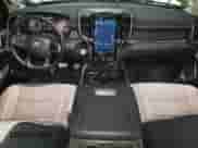 2022 Ram 1500 Limited z VIN 1C6SRFHT6NN261635, wystawiony jako Copart lot #86405215 z przebiegiem 47 384 mil mil oraz Czysty tytuł • Clean title. Historia ofert i sprzedaży dostępna na DreamBid. Obrazek 8.