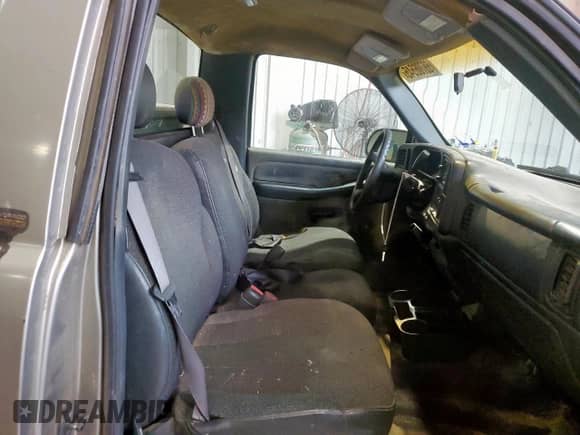 1999 Chevrolet Silverado 2500 LS z VIN 1GCGC24U9XE212360, wystawiony jako Copart lot #59706545 z przebiegiem 105 795 mil mil oraz Szkoda całkowita • Salvage title. Historia ofert i sprzedaży dostępna na DreamBid. Obrazek 10.