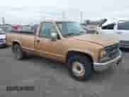 1994 Chevrolet Silverado 2500 с VIN 1GCFK24K5RZ200327, выставлен на аукционе IAAI как лот 43420336 с пробегом 177 888 миль миль и . История ставок и продаж доступна на DreamBid. Изображение 1.