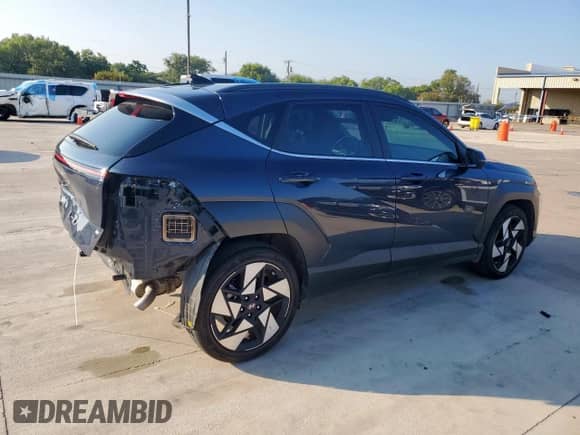 2024 Hyundai Kona Limited с VIN KM8HE3A35RU051557, выставлен на аукционе Copart как лот 70915585 с пробегом 13 947 миль миль и Списание • Salvage title. История ставок и продаж доступна на DreamBid. Изображение 3.
