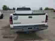 2004 Chevrolet Silverado 2500HD LS z VIN 1GCHK23U04F194278, wystawiony jako Copart lot #83757055 z przebiegiem 261 583 mil mil oraz Czysty tytuł • Clean title. Historia ofert i sprzedaży dostępna na DreamBid. Obrazek 6.