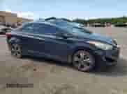 2013 Hyundai Elantra SE z VIN KMHDH6AE7DU022675, wystawiony jako Copart lot #65478835 z przebiegiem Nie podano mil oraz Szkoda całkowita • Salvage title. Historia ofert i sprzedaży dostępna na DreamBid. Obrazek 4.