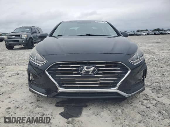 2019 Hyundai Sonata SE с VIN 5NPE24AF3KH781614, выставлен на аукционе Copart как лот 84829795 с пробегом 80 989 миль миль и Списание • Salvage title. История ставок и продаж доступна на DreamBid. Изображение 5.