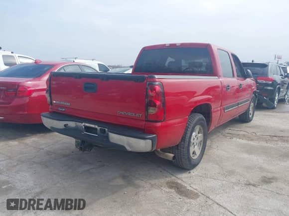 2005 Chevrolet Silverado 1500 LS z VIN 2GCEC13T751350147, wystawiony jako IAAI lot #41425291 z przebiegiem 255 097 mil mil oraz . Historia ofert i sprzedaży dostępna na DreamBid. Obrazek 4.