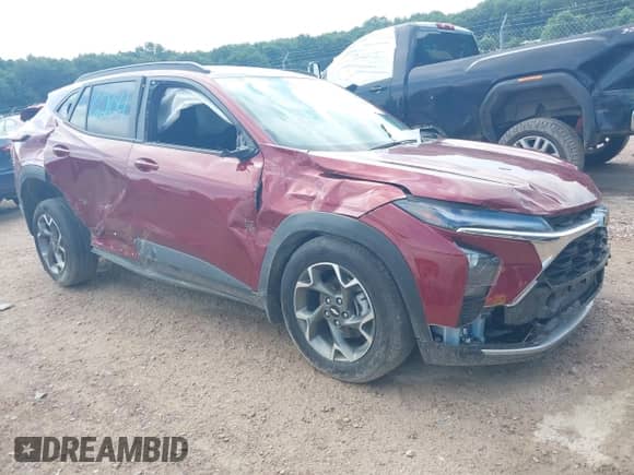 2025 Chevrolet Trax LT с VIN KL77LHEP2SC031260, выставлен на аукционе IAAI как лот 42846204 с пробегом 15 947 миль миль и . История ставок и продаж доступна на DreamBid. Изображение 1.