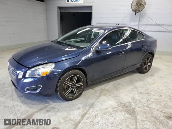 2013 Volvo S60 T5 с VIN YV1612FH8D2201410, выставлен на аукционе Copart как лот 80639855 с пробегом 70 402 миль миль и Чистый • Clean title. История ставок и продаж доступна на DreamBid. Изображение 1.