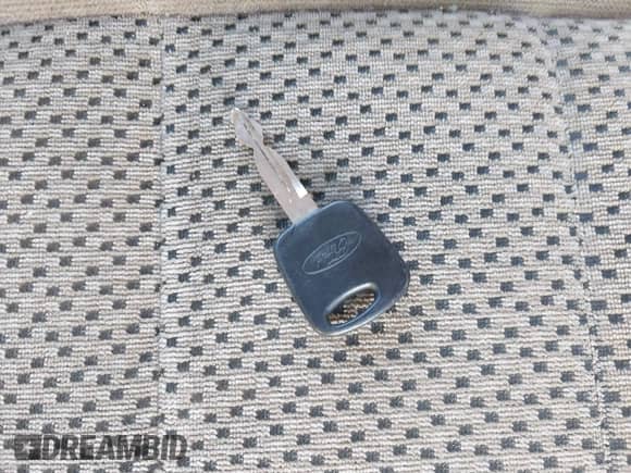 2001 Ford F-150 XL z VIN 1FTZX17231NB75203, wystawiony jako IAAI lot #42961897 z przebiegiem 159 646 mil mil oraz . Historia ofert i sprzedaży dostępna na DreamBid. Obrazek 11.