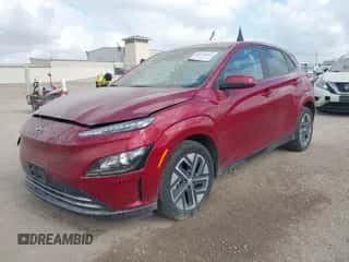 2023 Hyundai Kona SE z VIN KM8K23AG9PU193585, wystawiony jako IAAI lot #43518385 z przebiegiem 70 405 mil mil oraz . Historia ofert i sprzedaży dostępna na DreamBid. Obrazek 2.