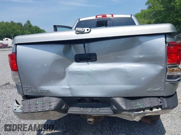 2011 Toyota Tundra с VIN 5TFUY5F16BX191327, выставлен на аукционе IAAI как лот 42380879 с пробегом 274 852 миль миль и . История ставок и продаж доступна на DreamBid. Изображение 6.