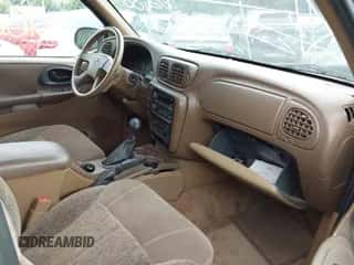 2002 Chevrolet TrailBlazer LS z VIN 1GNDS13S722456073, wystawiony jako IAAI lot #42715016 z przebiegiem Nie podano mil oraz . Historia ofert i sprzedaży dostępna na DreamBid. Obrazek 5.