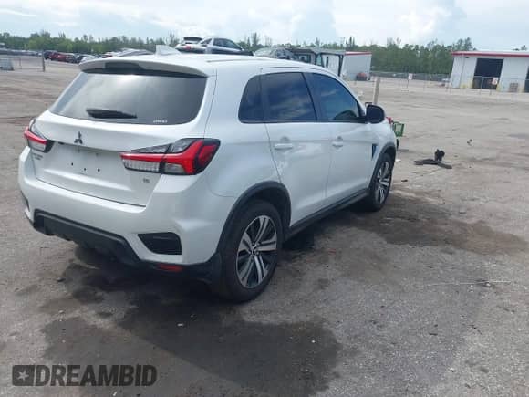 2021 Mitsubishi Outlander ES z VIN JA4ARUAU5MU021213, wystawiony jako IAAI lot #42593745 z przebiegiem 55 944 mil mil oraz . Historia ofert i sprzedaży dostępna na DreamBid. Obrazek 4.